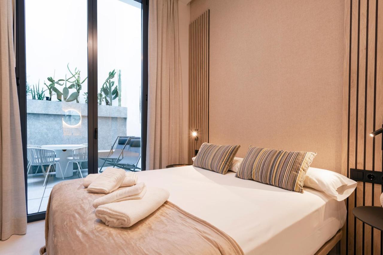 Magnificent Renovated 2Bd 2Bth Duplex With Backyard - City Centre มาลากา ภายนอก รูปภาพ